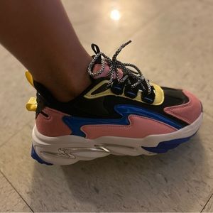 beautiful colorful sneakers, unfortunately a little to big for me.